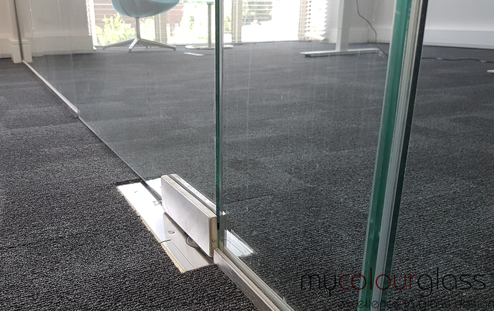 toughened glass partition