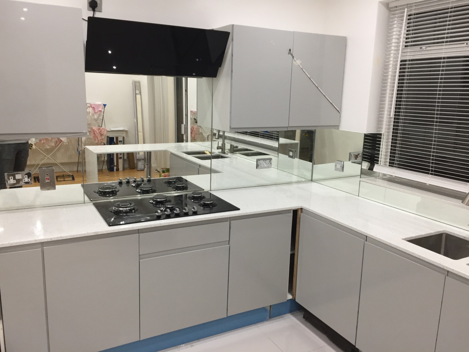 Toughened mirrors made to measure bespoke glass splashbacks